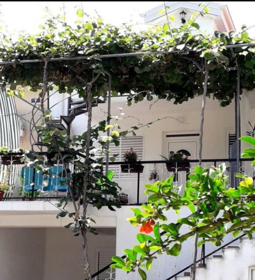 Kiwi Apartments Будва Экстерьер фото